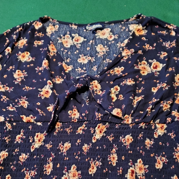 Freshman floral top - Picture 9 of 15